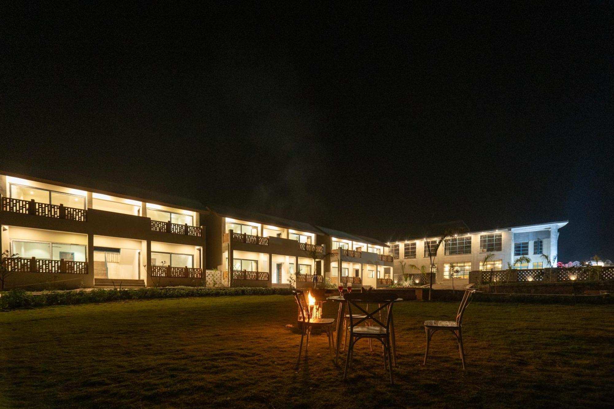 Palpur Fort A Kuno Wildlife Resort, Morawan Sesaipura 外观 照片