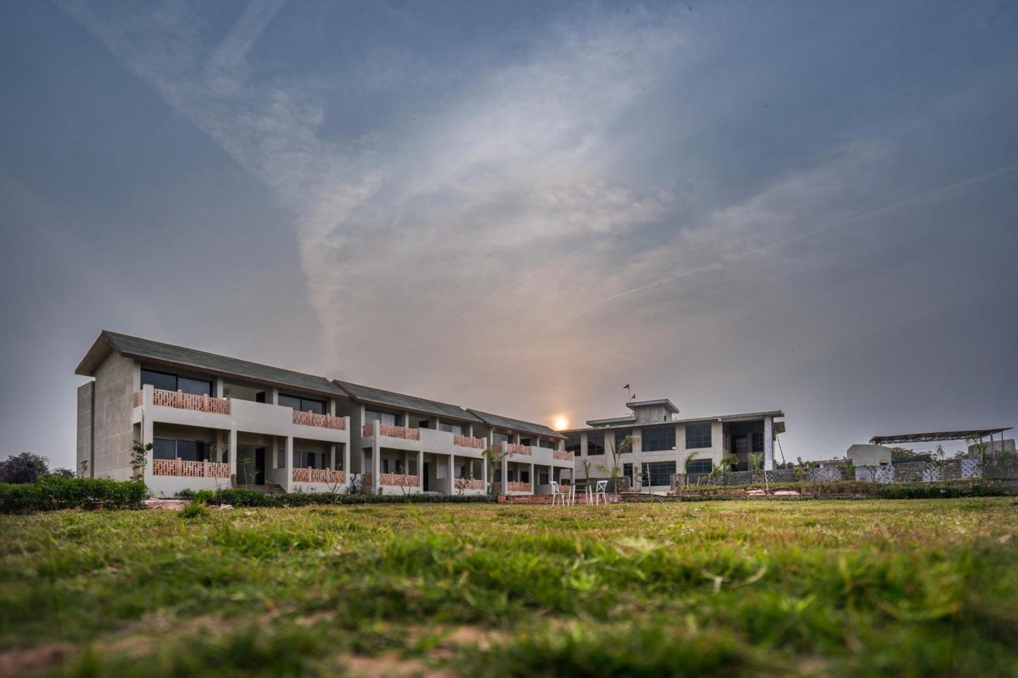 Palpur Fort A Kuno Wildlife Resort, Morawan Sesaipura 外观 照片